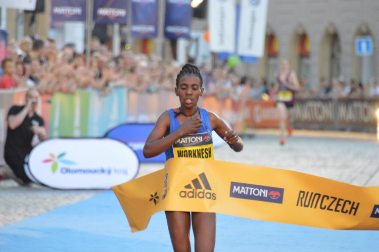 FOTO: Letošní půlmaraton je za námi, vyhrál ho Keňan Josphat Kiprop Kiptis. Podívejte se na fotky ze závodu