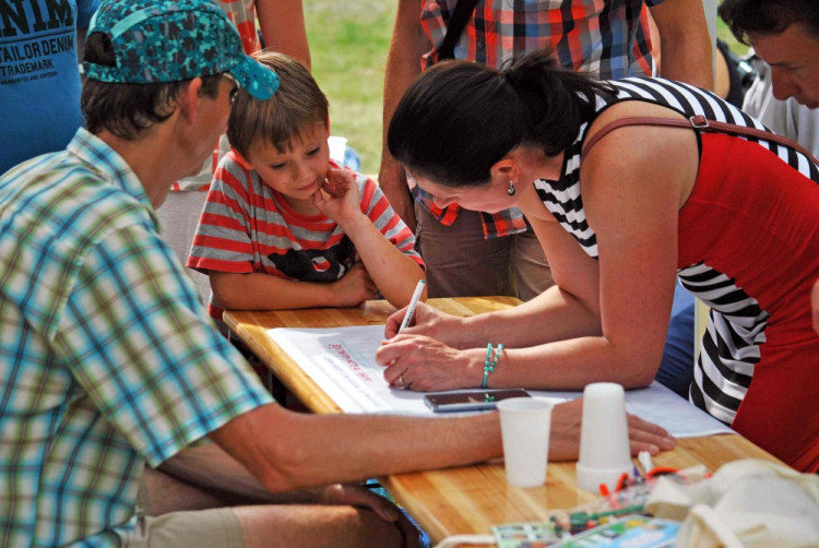Lidé přišli na projednávání obnovy Lesního koupaliště