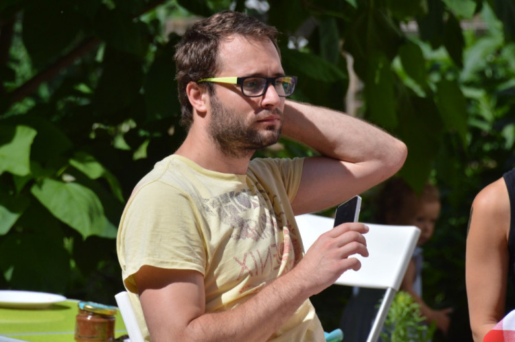 FOTOGALERIE: Proluka ve Ztracené ožila. Desítky lidí tam za krásného počasí posnídaly pod širým nebem