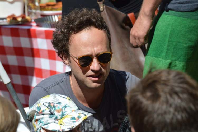 FOTOGALERIE: Proluka ve Ztracené ožila. Desítky lidí tam za krásného počasí posnídaly pod širým nebem