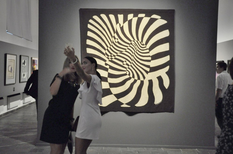 Vernisáž zahájila výstavu Victora Vasarelyho v Alšově jihočeské galerii