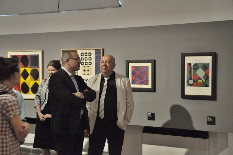 Vernisáž zahájila výstavu Victora Vasarelyho v Alšově jihočeské galerii