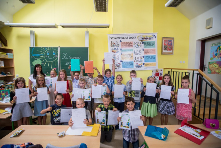 Předávání vysvědčení v ZŠ Matice Školské v Českých Budějovicích 2017