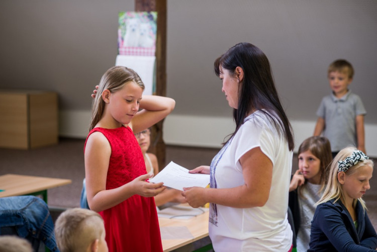 Předávání vysvědčení v ZŠ Matice Školské v Českých Budějovicích 2017