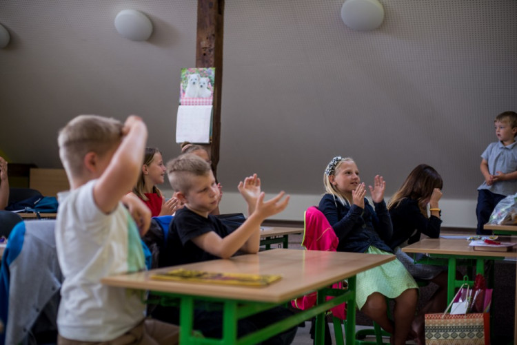 Předávání vysvědčení v ZŠ Matice Školské v Českých Budějovicích 2017