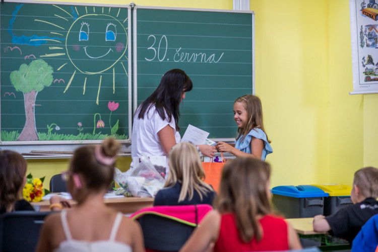 Předávání vysvědčení v ZŠ Matice Školské v Českých Budějovicích 2017