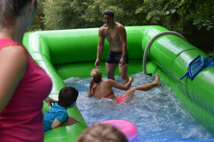 FOTO: Obří skluzavce na Svatém kopečku přálo počasí. Podívejte se na odvážné účastníky