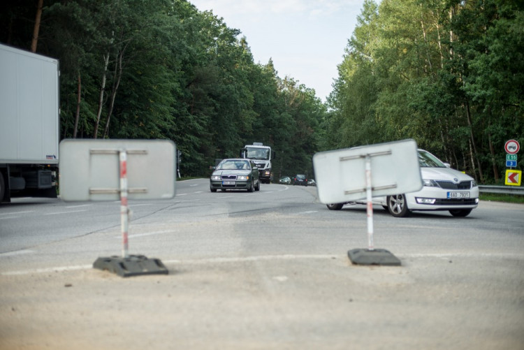 Úplná uzavírka silnice I/3