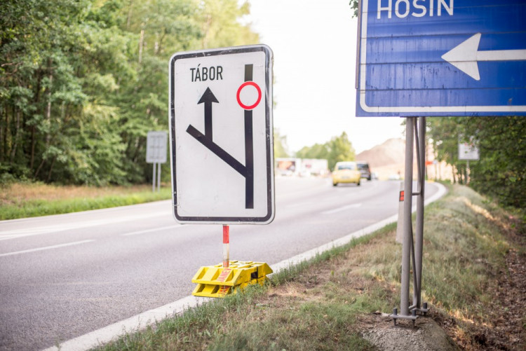 Úplná uzavírka silnice I/3