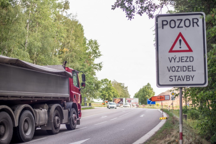 Úplná uzavírka silnice I/3