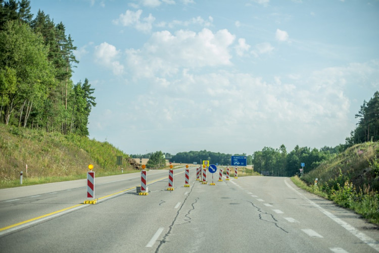 Úplná uzavírka silnice I/3