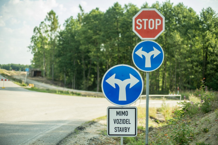 Úplná uzavírka silnice I/3