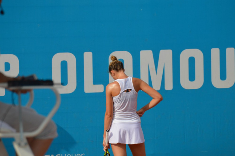 FOTO: Plíškovou potrápila domácí Muchová, ale nakonec postupuje společně s Hradeckou a Allertovou