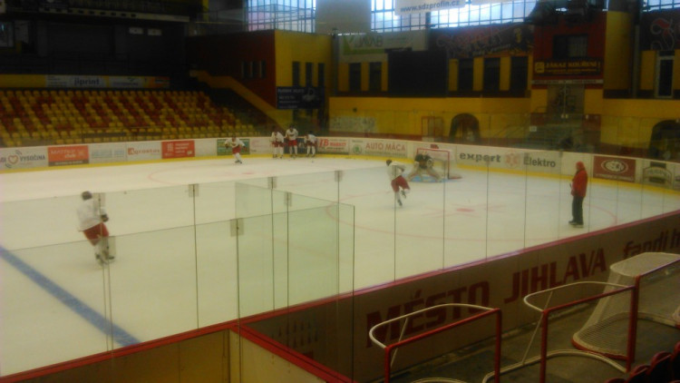 Dukla Jihlava vyjela poprvé na led
