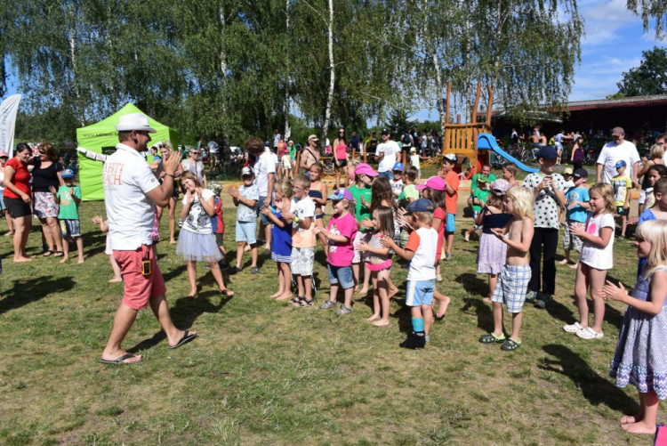 Závod dračích lodí v Telči 2017