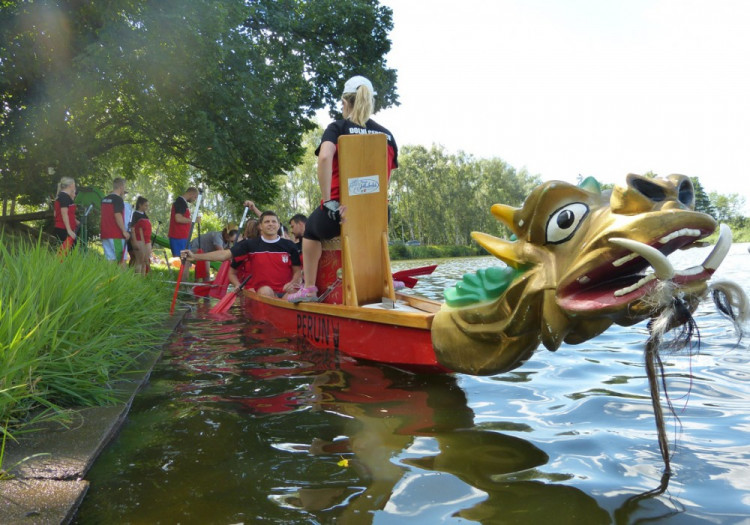 Závod dračích lodí v Telči 2017