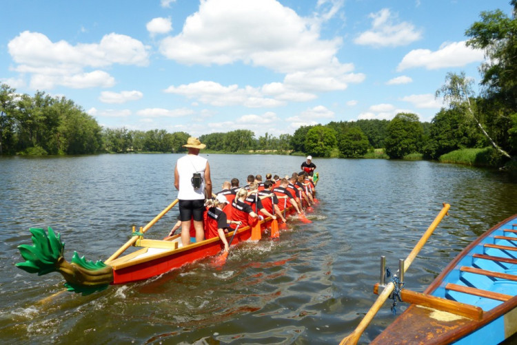 Závod dračích lodí v Telči 2017