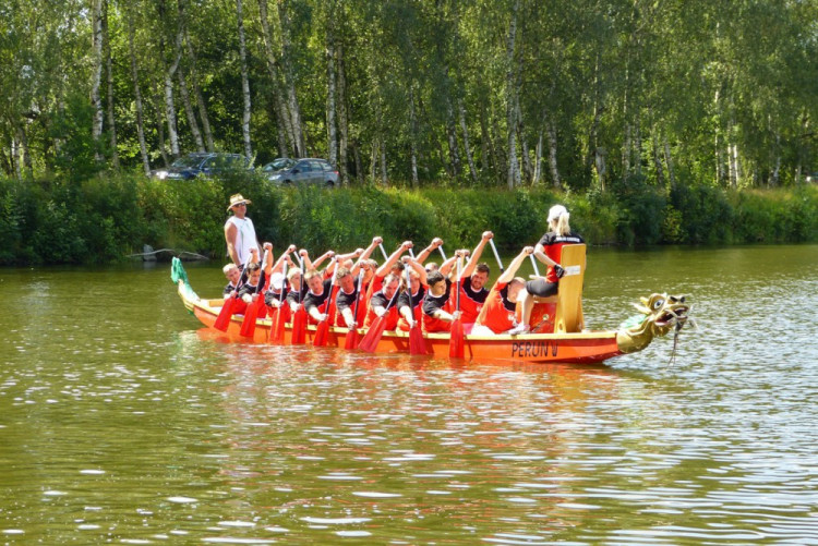 Závod dračích lodí v Telči 2017