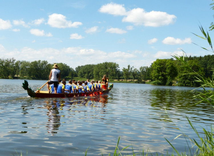 Závod dračích lodí v Telči 2017