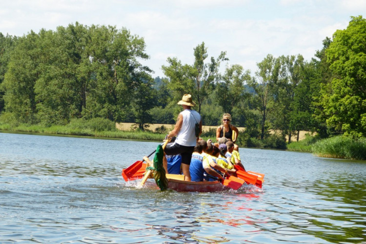 Závod dračích lodí v Telči 2017