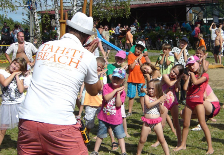 Závod dračích lodí v Telči 2017