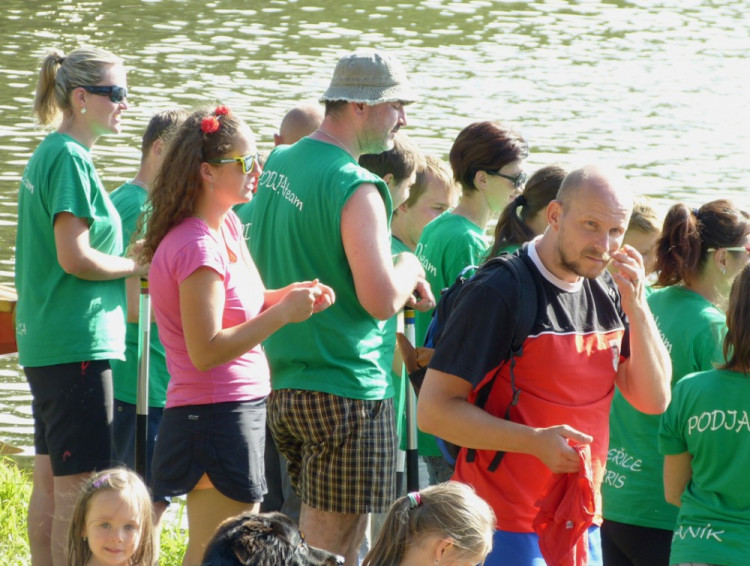 Závod dračích lodí v Telči 2017