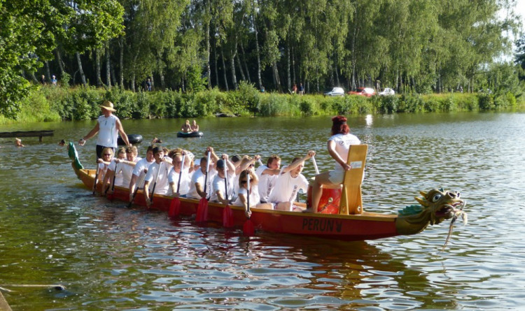 Závod dračích lodí v Telči 2017