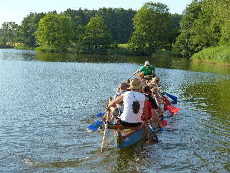 Závod dračích lodí v Telči 2017