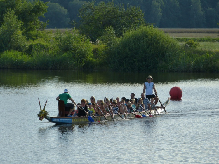 Závod dračích lodí v Telči 2017