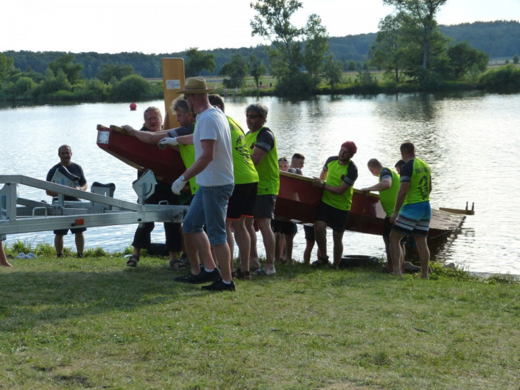 Závod dračích lodí v Telči 2017