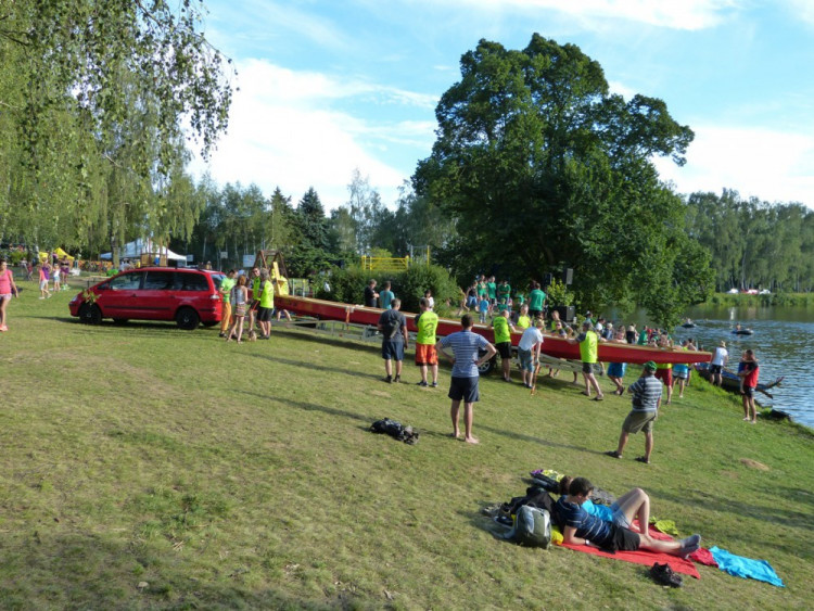 Závod dračích lodí v Telči 2017