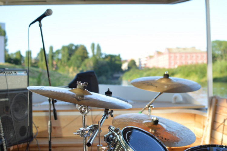 FOTOREPORT: Po Moravě už budou jezdit dvě vyhlídkové lodě. Projeli jsme se novou lodí Šimona Pelikána