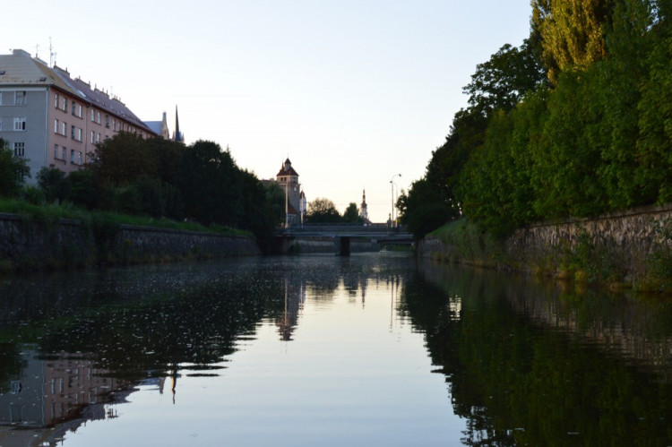FOTOREPORT: Po Moravě už budou jezdit dvě vyhlídkové lodě. Projeli jsme se novou lodí Šimona Pelikána