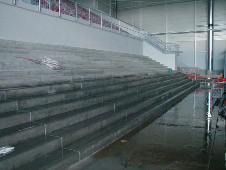 Povodeň 2002: Ledová plocha Budvar arény byla pod vodou