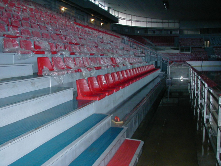 Povodeň 2002: Ledová plocha Budvar arény byla pod vodou