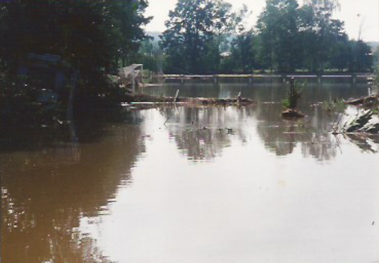 Roudné muselo po povodni v roce 2002 vybudovat nový areál. Starý opustilo
