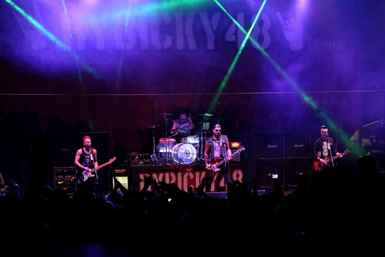 FOTOGALERIE: Festival HRADY CZ na Bouzově nabídl krásné počasí a skvělý line-up