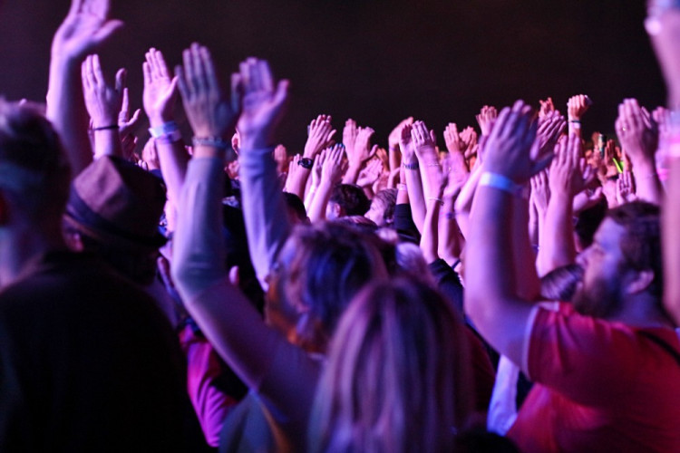 FOTOGALERIE: Festival HRADY CZ na Bouzově nabídl krásné počasí a skvělý line-up