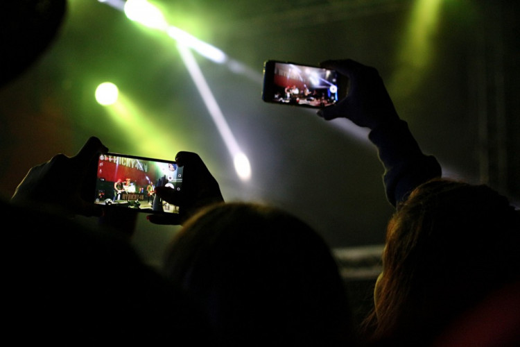 FOTOGALERIE: Festival HRADY CZ na Bouzově nabídl krásné počasí a skvělý line-up