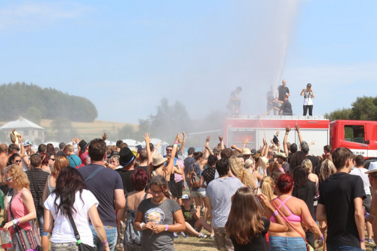 FOTOGALERIE: Festival HRADY CZ na Bouzově nabídl krásné počasí a skvělý line-up