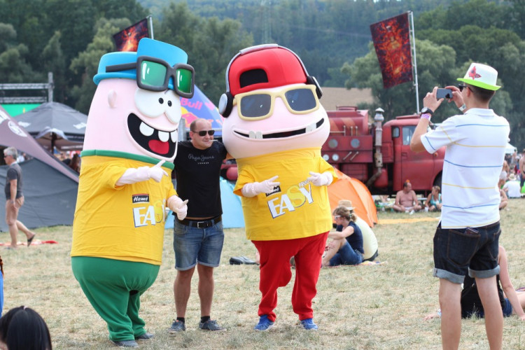 FOTOGALERIE: Festival HRADY CZ na Bouzově nabídl krásné počasí a skvělý line-up