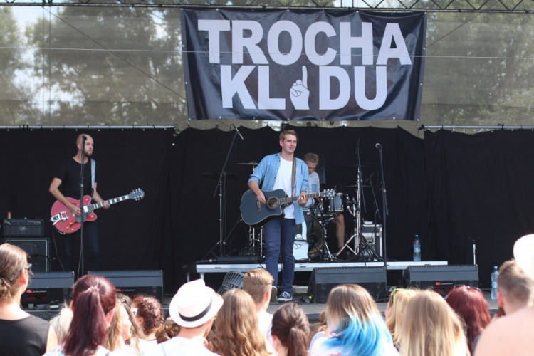 FOTOGALERIE: Festival HRADY CZ na Bouzově nabídl krásné počasí a skvělý line-up