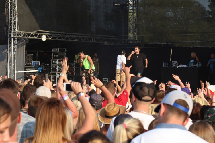 FOTOGALERIE: Festival HRADY CZ na Bouzově nabídl krásné počasí a skvělý line-up