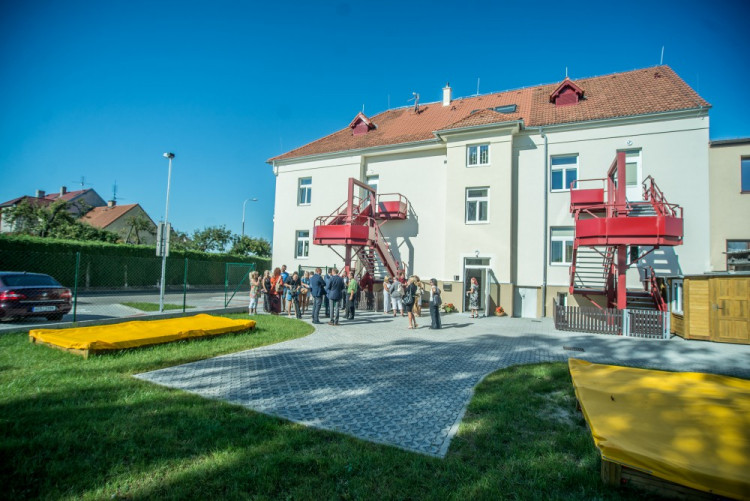 Slavnostní otevření nové školky v ulici Adolfa Trägera