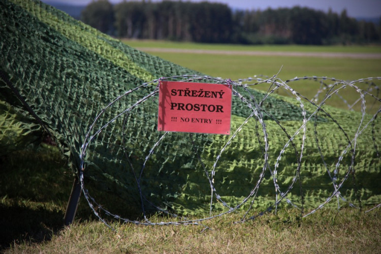 Cvičení Ample Strike na letišti v Bechyni