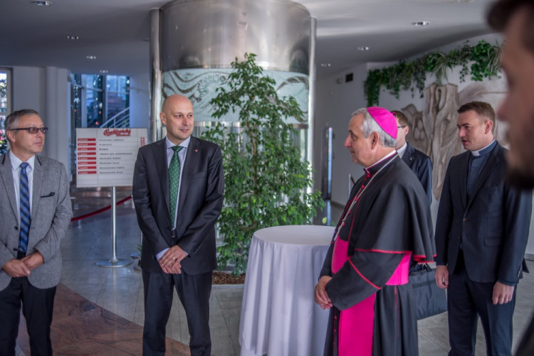 Biskup Kročil požehnal Budvaru