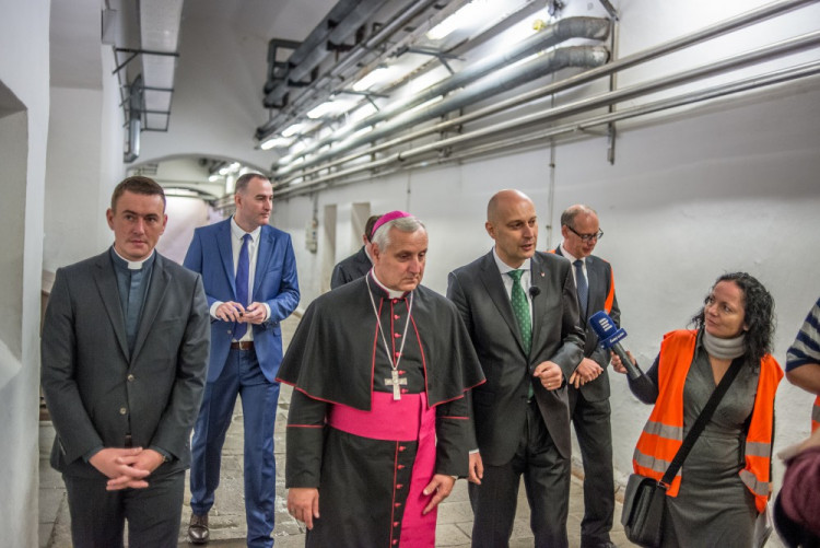 Biskup Kročil požehnal Budvaru