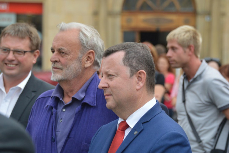 FOTOGALERIE: Pítko na Horním náměstí je už v provozu. Osvěžte se v centru Olomouce