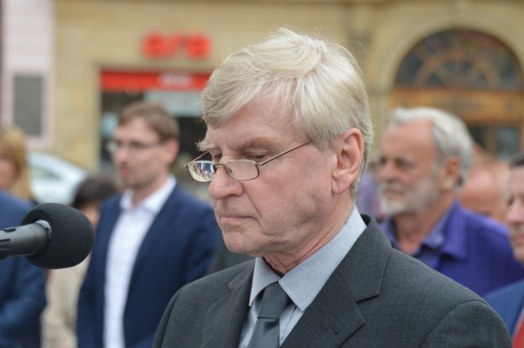 FOTOGALERIE: Pítko na Horním náměstí je už v provozu. Osvěžte se v centru Olomouce