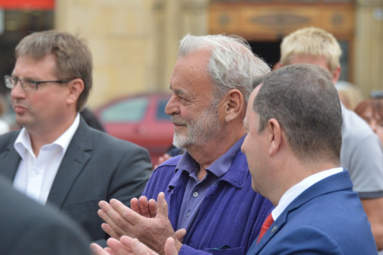 FOTOGALERIE: Pítko na Horním náměstí je už v provozu. Osvěžte se v centru Olomouce